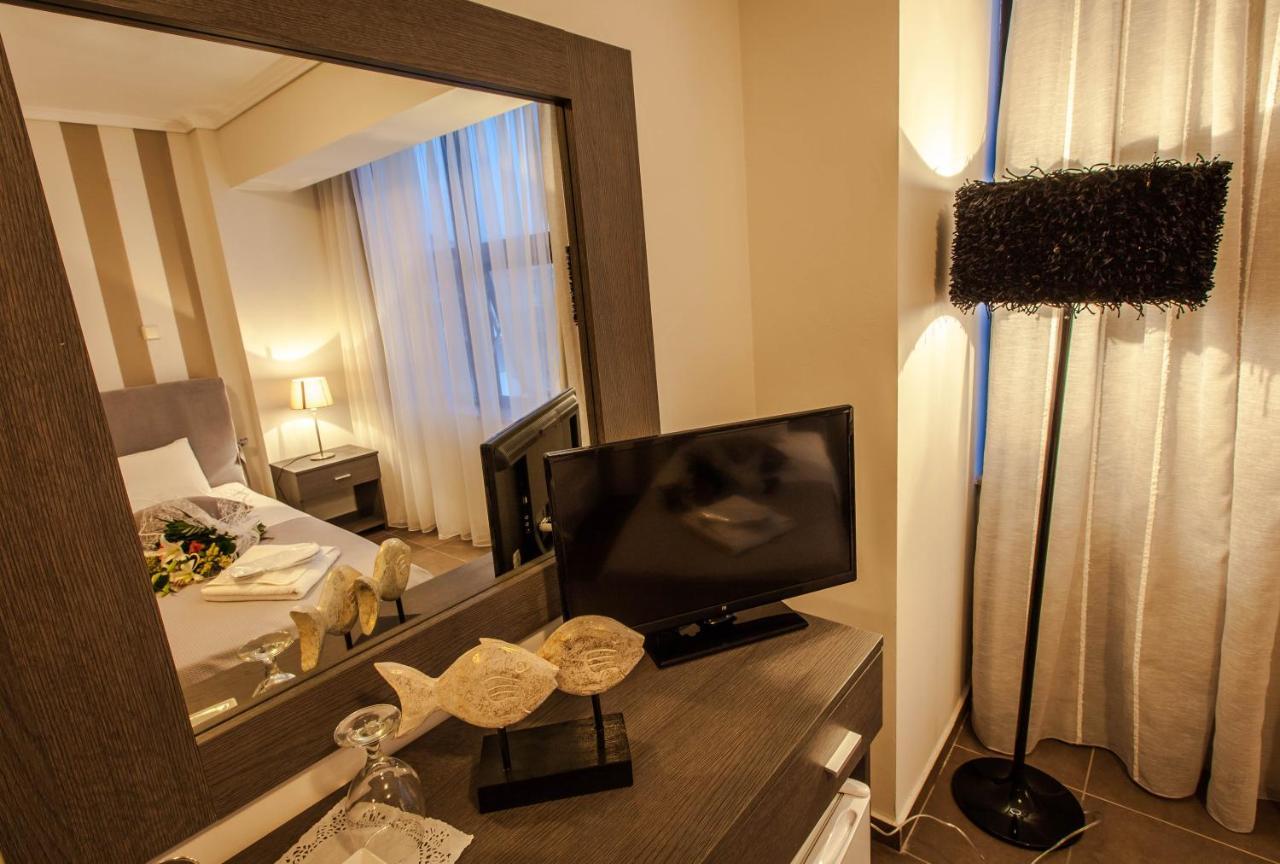 Aqua Mare Sea Side Rooms Nea Kallikrateia Exteriör bild